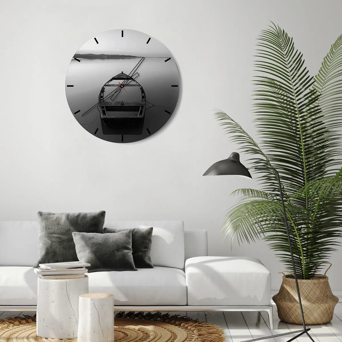 Reloj de pared - Reloj de vidrio - Un barco solitario en un lago tranquilo en blanco y negro. - 30x30cm - Anhelo y melancolía - Decoración de pared moderna para salón, cocina y dormitorio ARTTOR