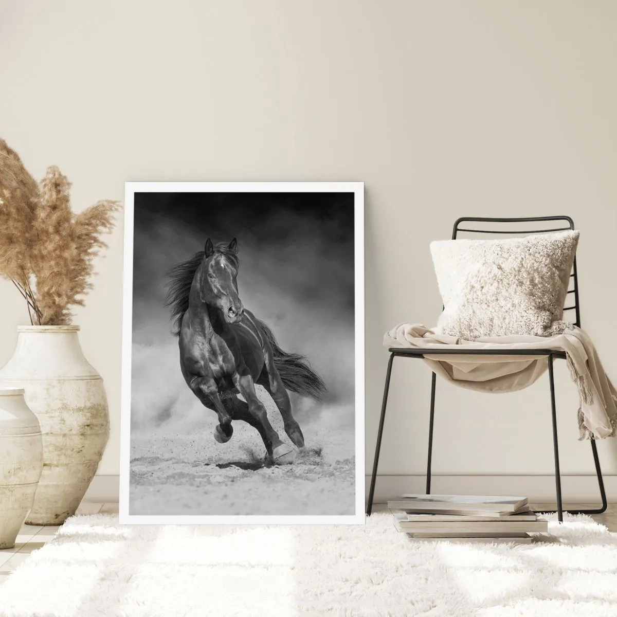 Póster - Un caballo oscuro en una carrera dinámica - 50x70cm - Digno del propio emir - Decoración de pared moderna para salón y dormitorio ARTTOR