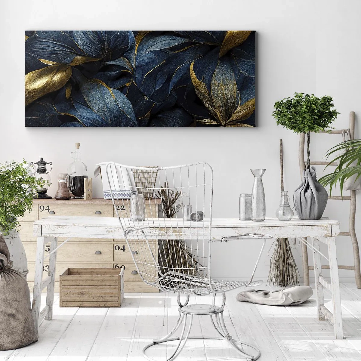 Cuadro sobre lienzo - Impresión de Imagen - Hojas elegantes en tonos dorados y azul marino. - 140x50cm - Forradas de oro - Decoración de pared moderna para salón y dormitorio ARTTOR