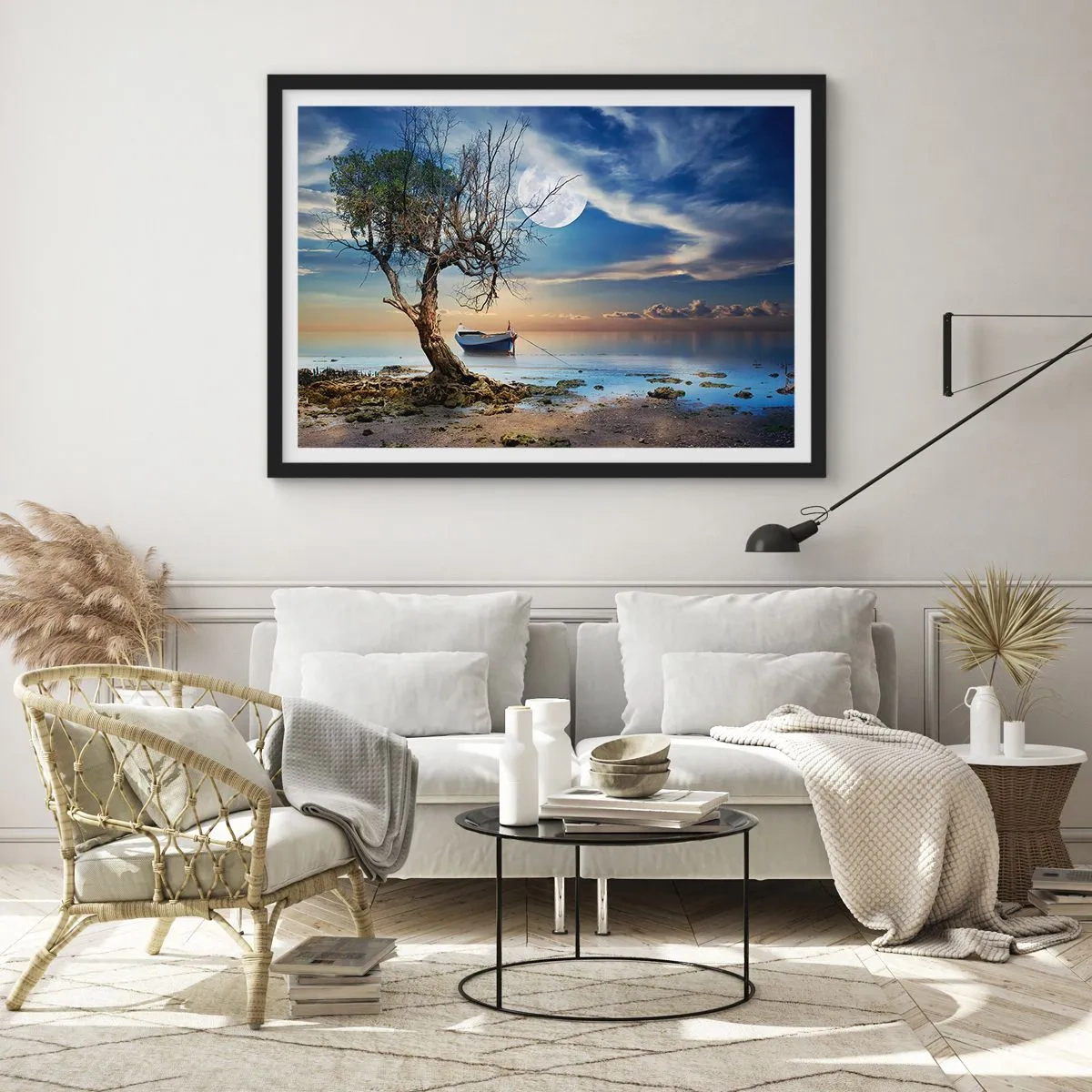 Póster en marco negro - Un árbol solitario y un barco en aguas tranquilas bajo la luna llena. - 70x50cm - ¿Es el final o el principio? - Decoración de pared moderna para salón y dormitorio ARTTOR