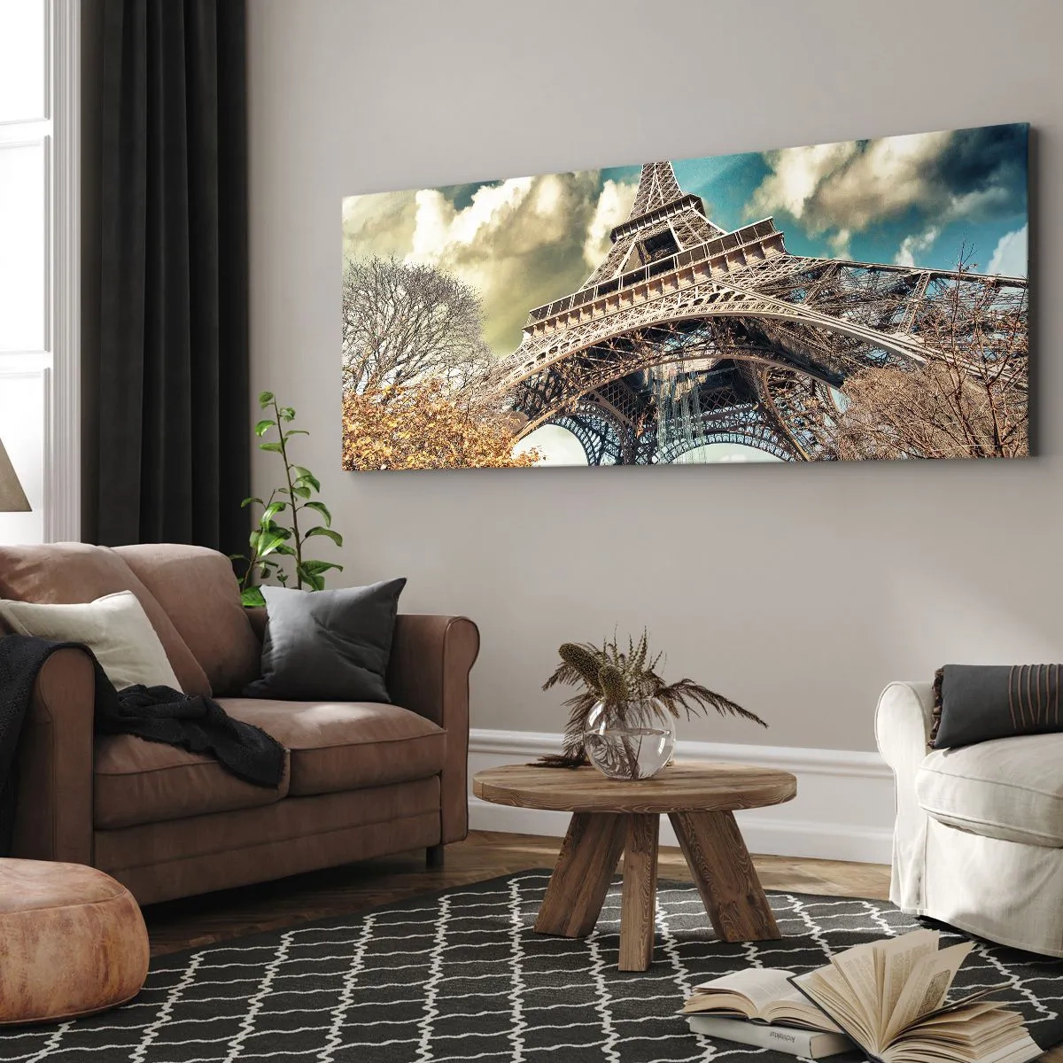 Cuadro sobre lienzo - Impresión de Imagen - La Torre Eiffel desde abajo en un entorno otoñal - 120x50cm - Y en París, en otoño... - Decoración de pared moderna para salón y dormitorio ARTTOR