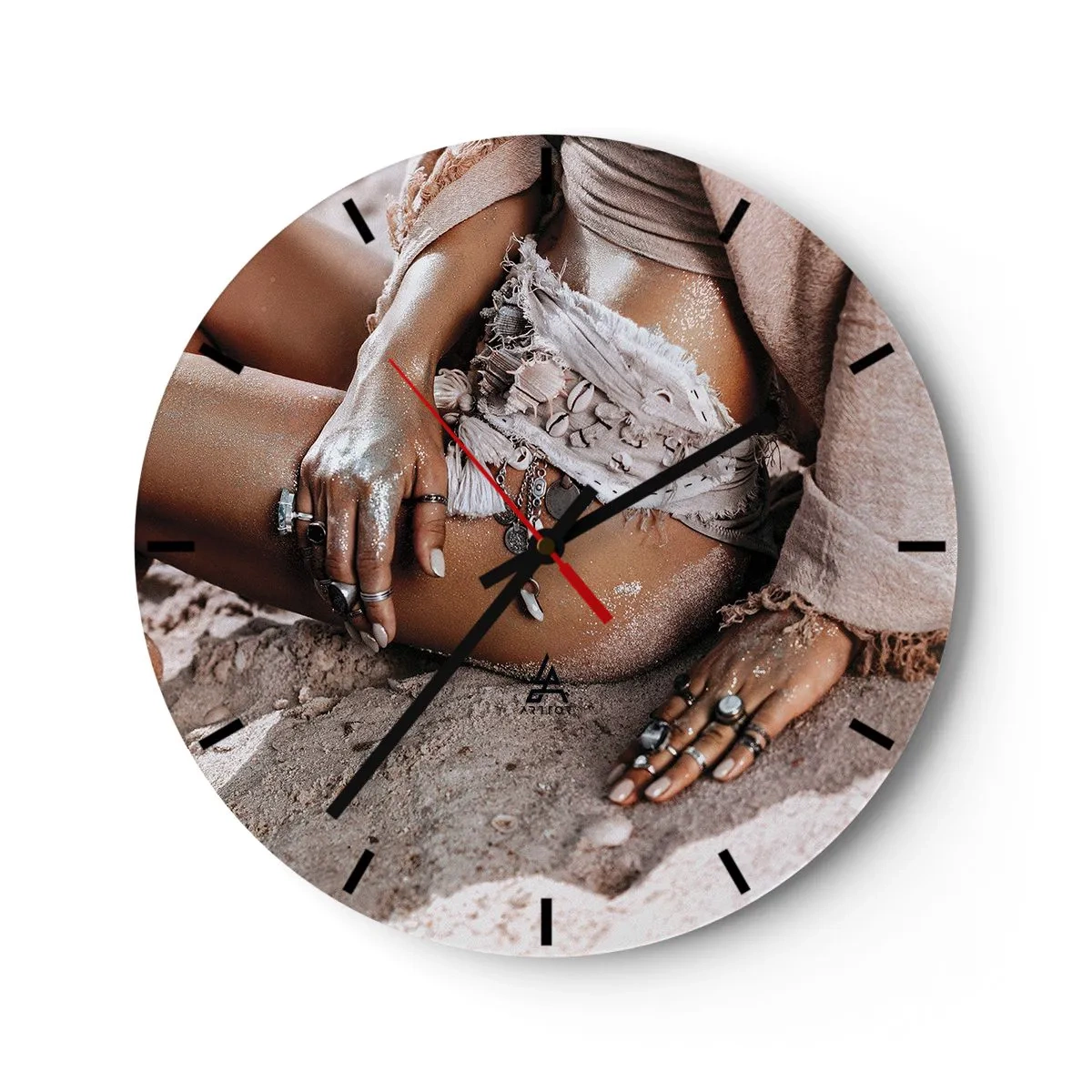 Reloj de pared - Reloj de vidrio - Estilo boho femenino con joyas y arena en la piel. - 30x30cm - Bañada por el sol y la arena - Decoración de pared moderna para salón, cocina y dormitorio ARTTOR