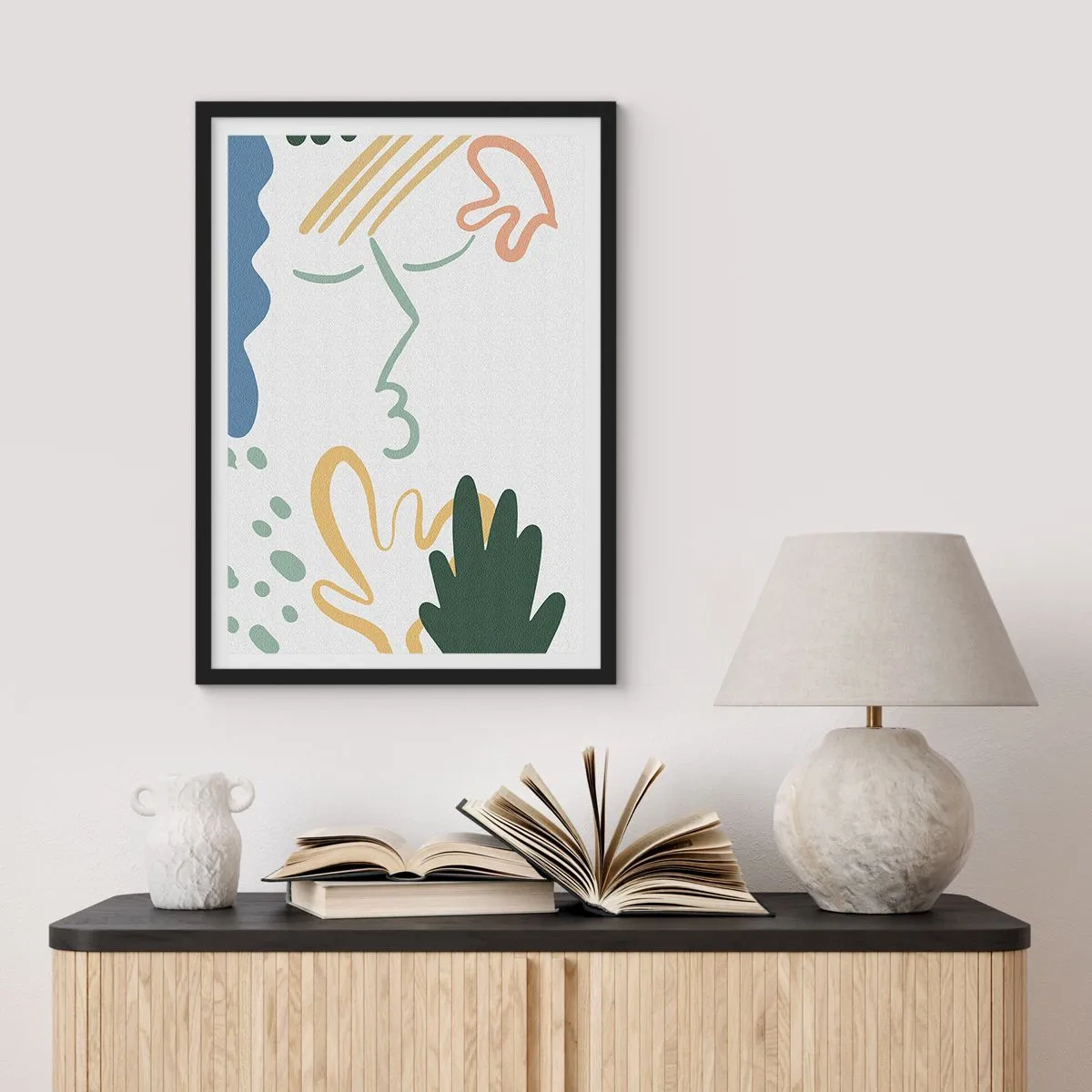Póster en marco negro - Retrato abstracto en pasteles - 50x70cm - Un beso de flores - Decoración de pared moderna para salón y dormitorio ARTTOR