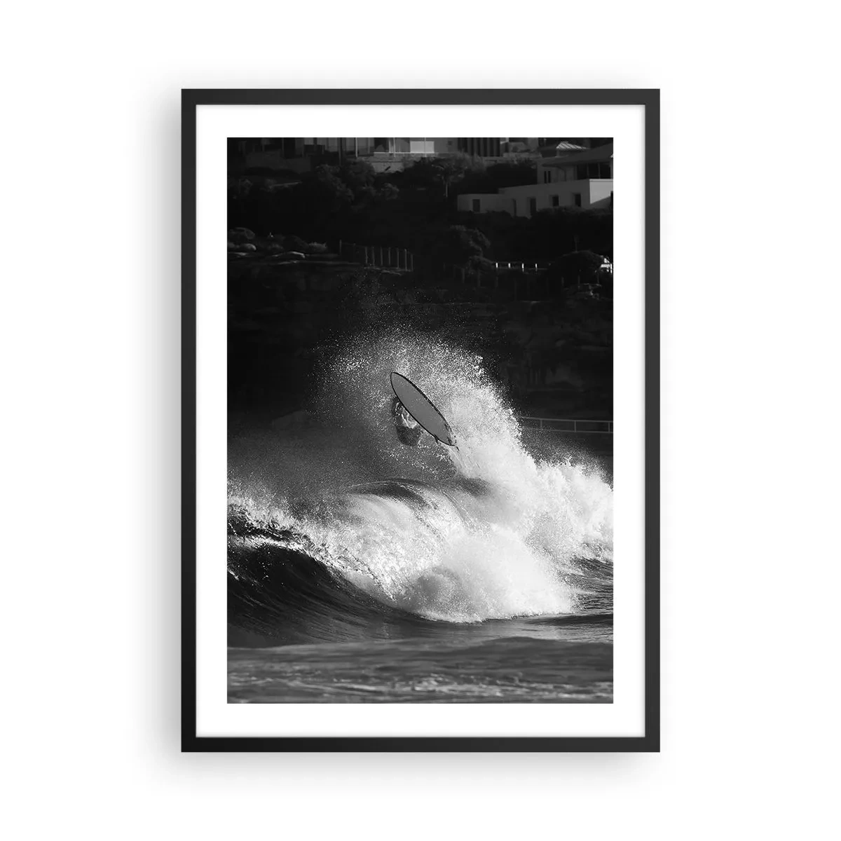 Póster en marco negro - Surfista blanco y negro en acción en olas agitadas - 50x70cm - Desafío aceptado - Decoración de pared moderna para salón y dormitorio ARTTOR
