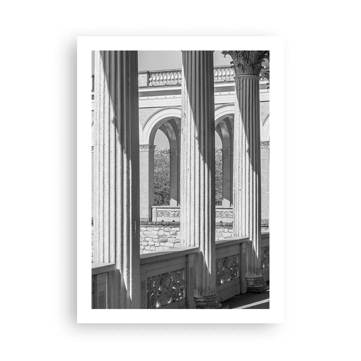 Póster - Columnas en la arquitectura con sombras sutiles - 50x70cm - Galería soleada - Decoración de pared moderna para salón y dormitorio ARTTOR