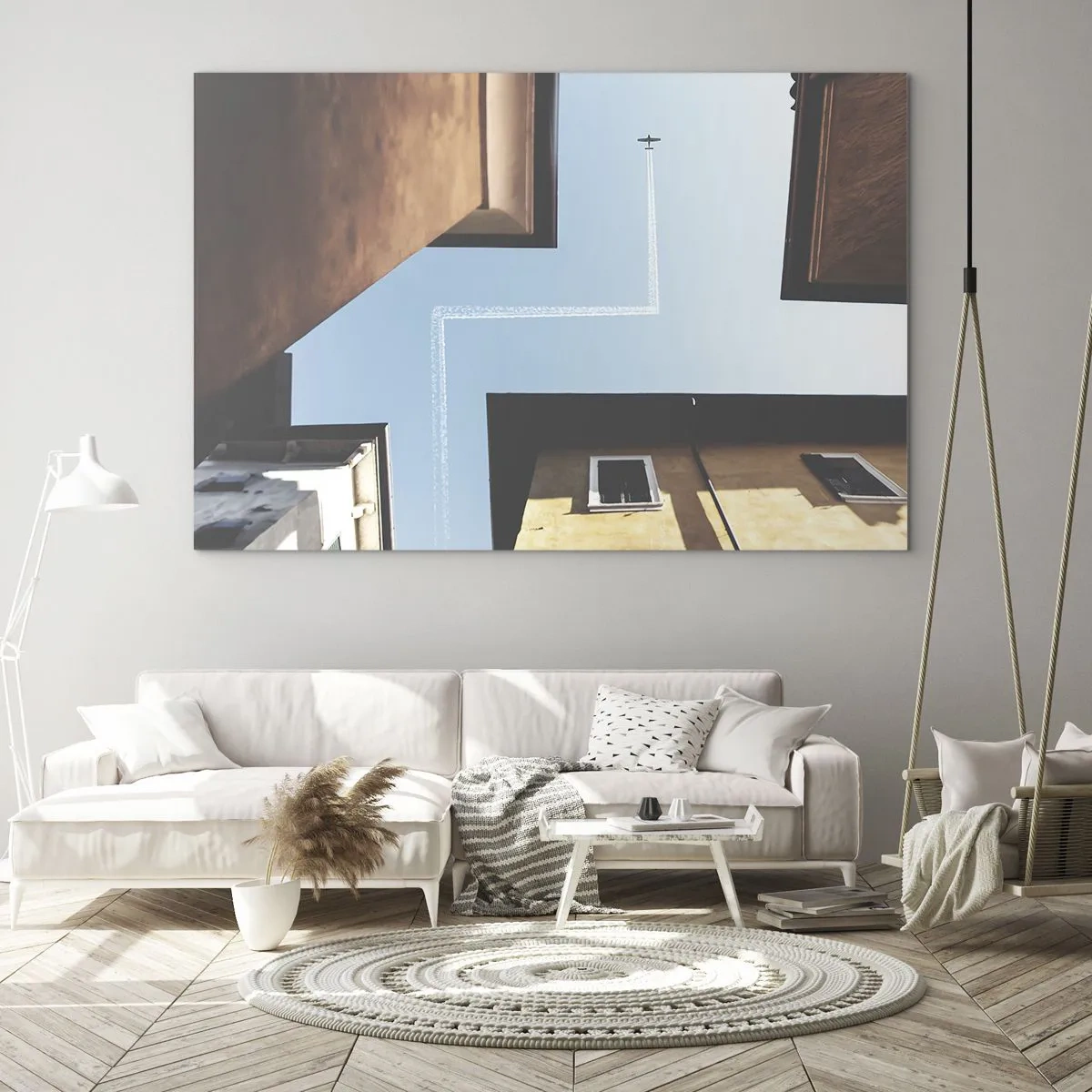 Cuadro sobre vidrio - Impresiones sobre Vidrio - Un avión sobre la ciudad visto desde un patio entre casas de vecindad. - 100x70cm - Por encima del laberinto urbano - Decoración de pared moderna para salón y dormitorio ARTTOR