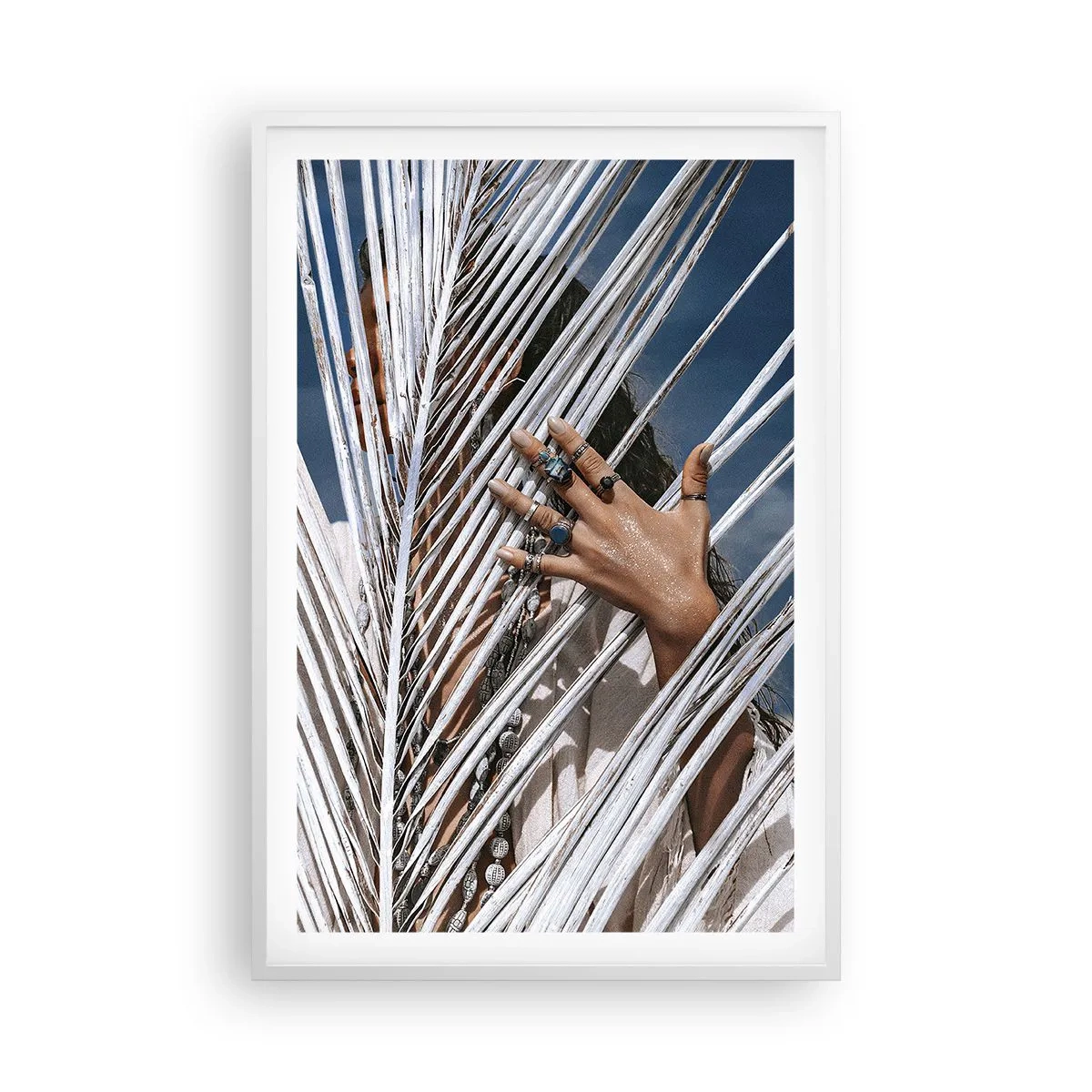 Póster en marco blanco - ¿La mujer chamana? - 61x91 cm