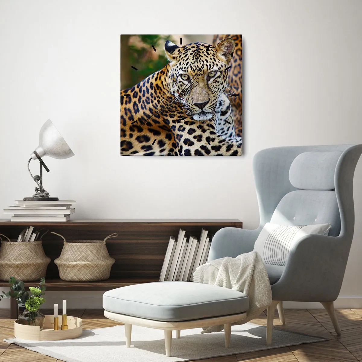 Reloj de pared - Reloj de vidrio - Jaguar descansando en un entorno natural con fondo verde. - 30x30cm - Salvaje y tranquilo - Decoración de pared moderna para salón y dormitorio ARTTOR