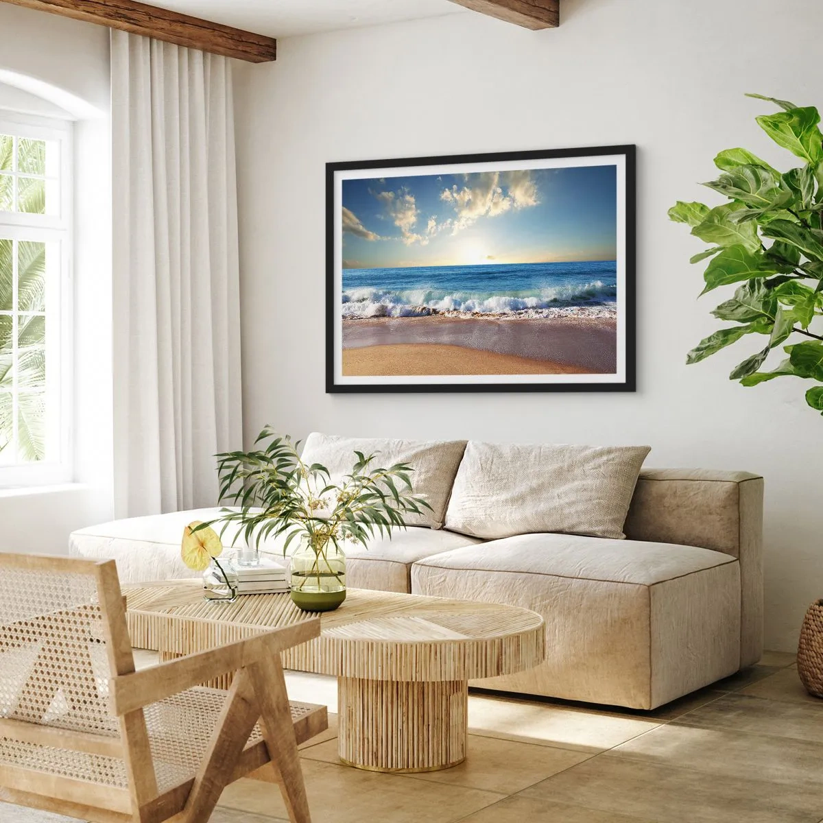 Póster en marco negro - Una playa soleada con olas rompiendo en la orilla. - 70x50cm - Movimiento y quietud al mismo tiempo - Decoración de pared moderna para salón y dormitorio ARTTOR