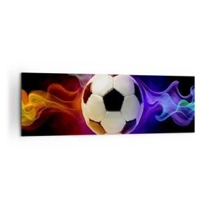 Cuadro sobre lienzo - Impresión de Imagen - Un balón de fútbol rodeado de efectos de humo de colores sobre un fondo oscuro. - 160x50cm - El poder mágico del juego - Decoración de pared moderna para salón y dormitorio ARTTOR