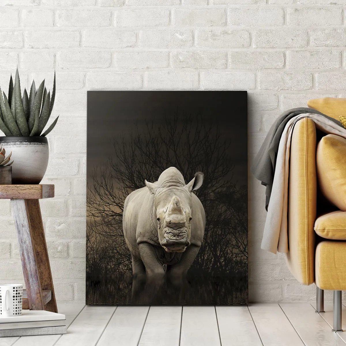 Cuadro sobre lienzo - Impresión de Imagen - Rinoceronte entre árboles al atardecer, naturaleza salvaje. - 70x100cm - El blanco contra la naturaleza - Decoración de pared moderna para salón y dormitorio ARTTOR