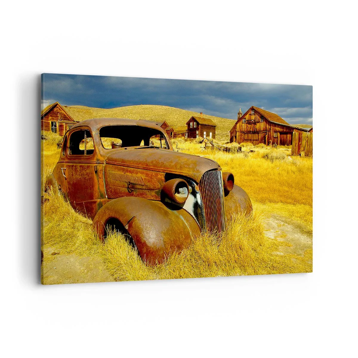 Cuadro sobre lienzo - Impresión de Imagen - Un viejo coche oxidado con el telón de fondo de cabañas de madera abandonadas. - 120x80cm - Un merecido descanso - Decoración de pared moderna para salón y dormitorio ARTTOR