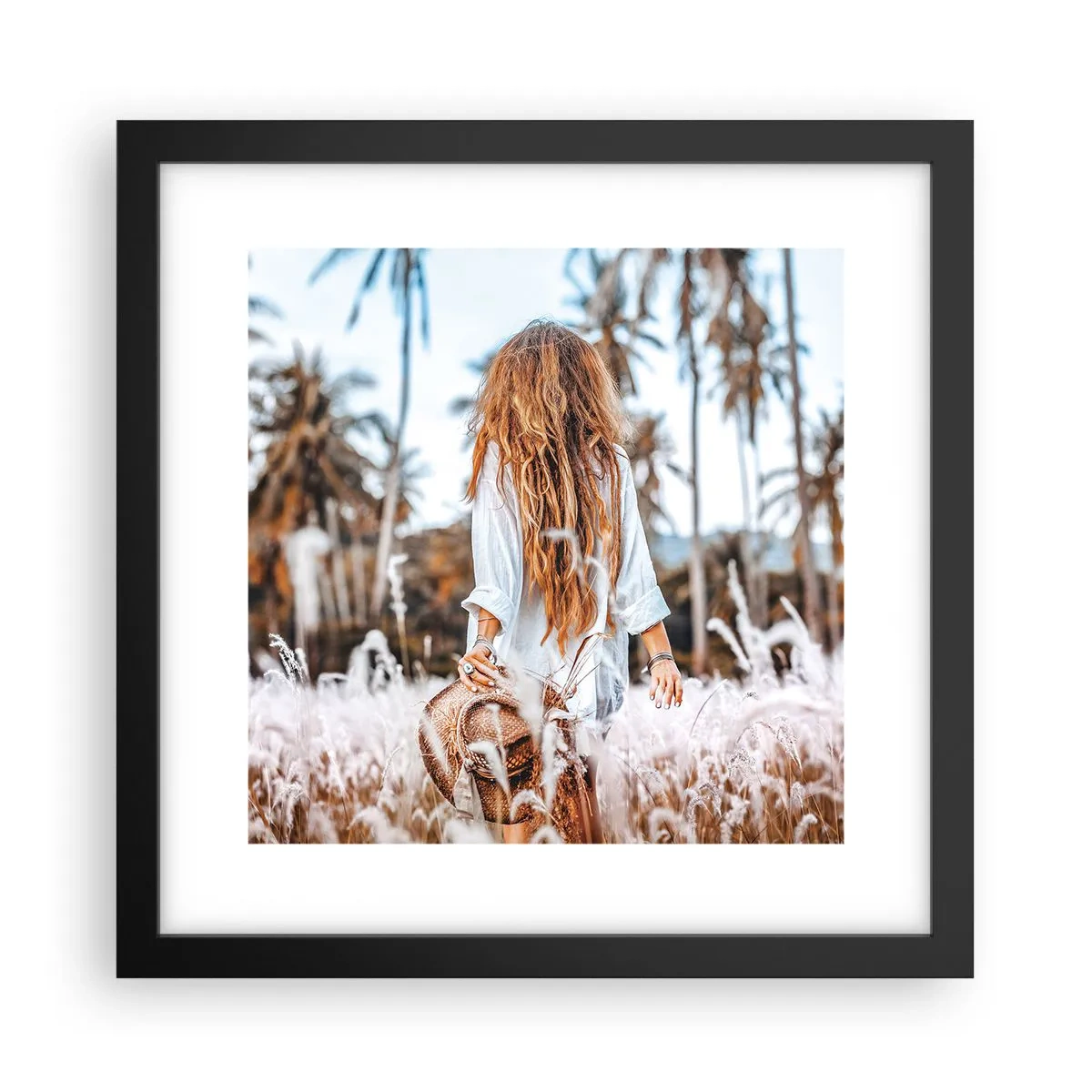 Póster en marco negro - Nacida en el plumón de la Tierra - 30x30 cm
