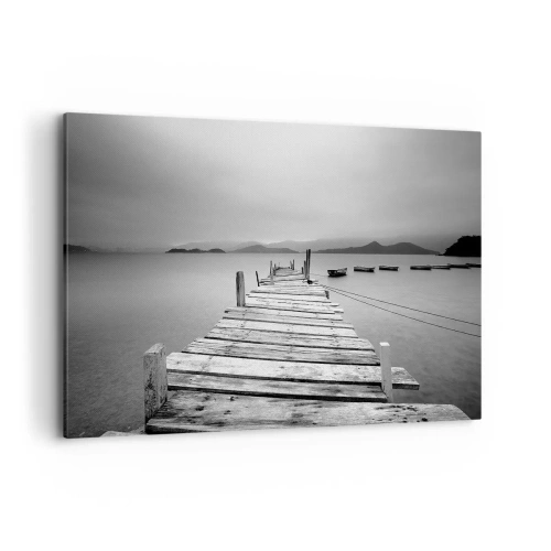 Cuadro sobre lienzo - Impresión de Imagen - Una vista en blanco y negro de un embarcadero de madera y un lago tranquilo. - 120x80cm - Más allá de las montañas, más allá de los mares - Decoración de pared moderna para salón y dormitorio ARTTOR