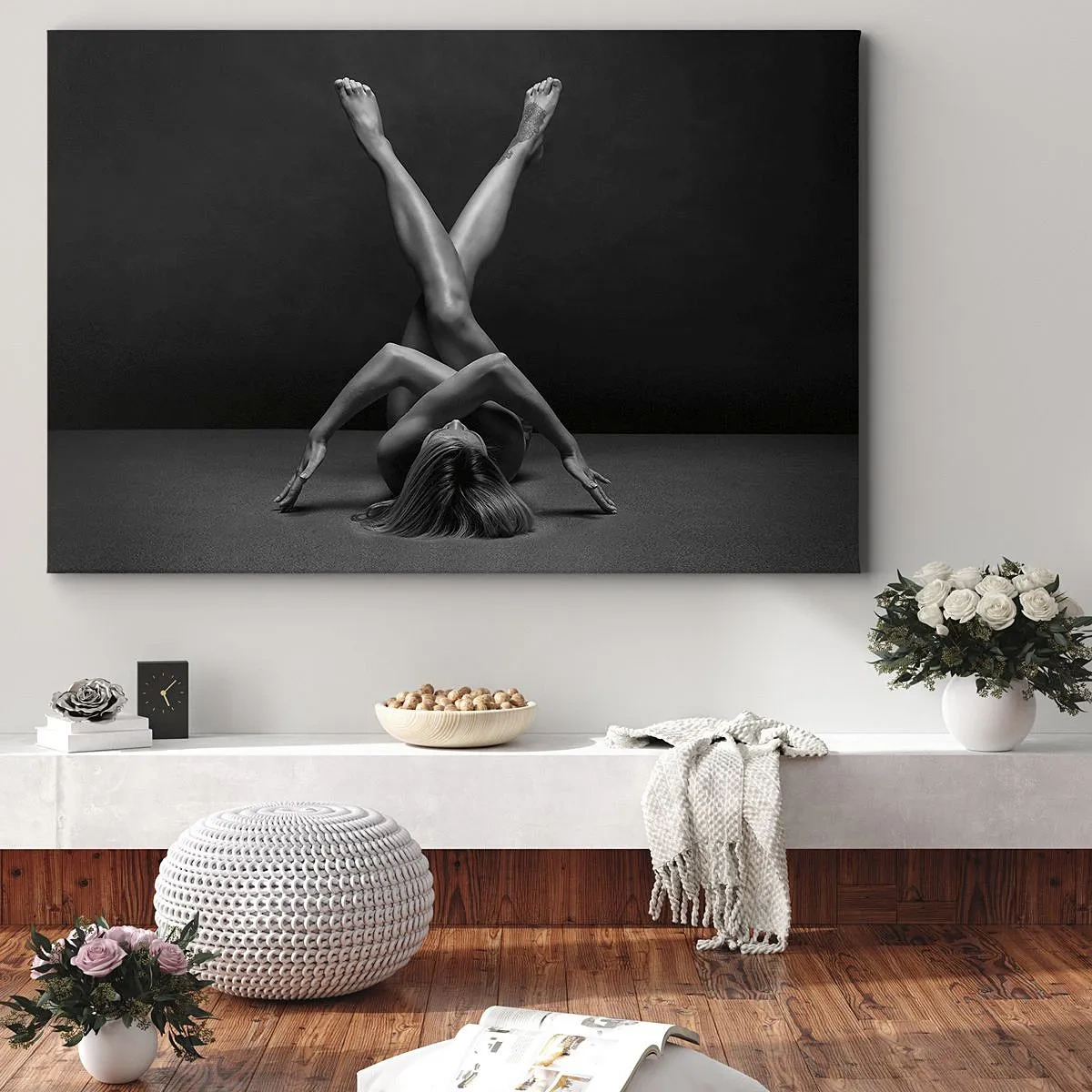 Cuadro sobre lienzo - Impresión de Imagen - Una interpretación artística de una mujer en blanco y negro. - 70x50cm - Geometría al desnudo - Decoración de pared moderna para salón y dormitorio ARTTOR
