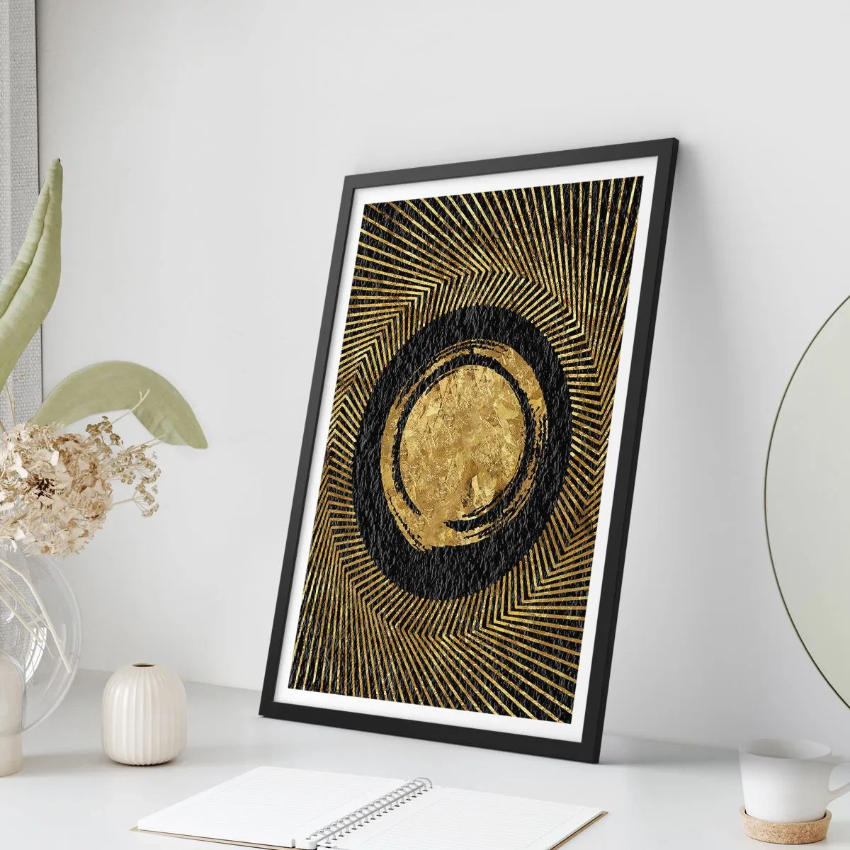 Póster en marco negro - Abstracción geométrica dorada sobre fondo negro. - 50x70cm - Composición glamour - Decoración de pared moderna para salón y dormitorio ARTTOR