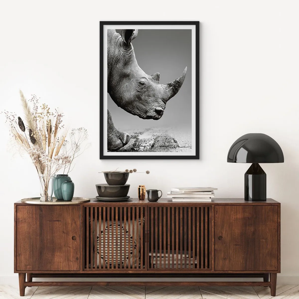 Póster en marco negro - Primer plano en blanco y negro de la cabeza de un rinoceronte. - 50x70cm - Fuerza imparable - Decoración de pared moderna para salón y dormitorio ARTTOR
