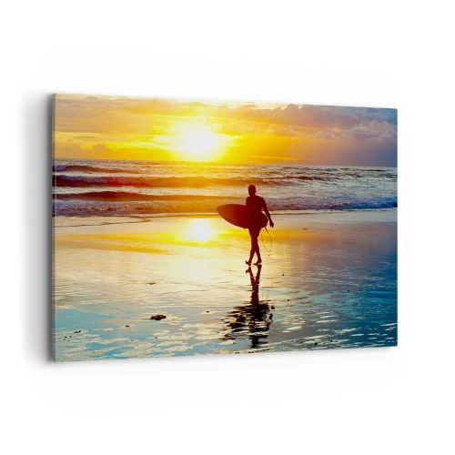 Cuadro sobre lienzo - Impresión de Imagen - Un surfista caminando por la playa al atardecer con una tabla en la mano. - 100x70cm - El regreso del guerrero - Decoración de pared moderna para salón y dormitorio ARTTOR