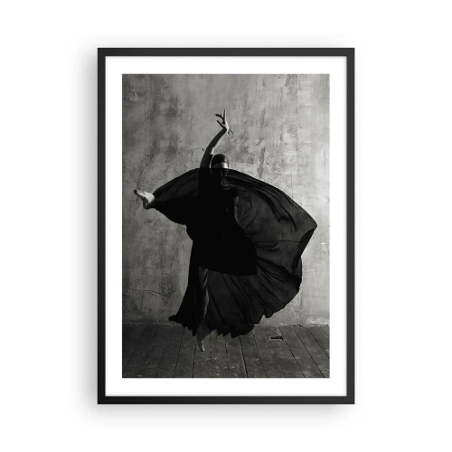 Póster en marco negro - Una toma en blanco y negro de una bailarina en movimiento dinámico contra una pared rugosa. - 50x70cm - Cargada de pasión - Decoración de pared moderna para salón y dormitorio ARTTOR