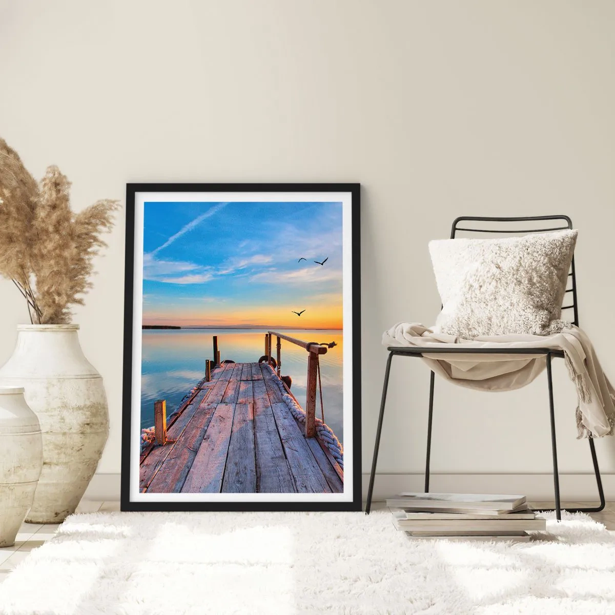 Póster en marco negro - Un muelle al atardecer sobre un lago tranquilo - 50x70cm - Caminando hacia el sol - Decoración de pared moderna para salón y dormitorio ARTTOR