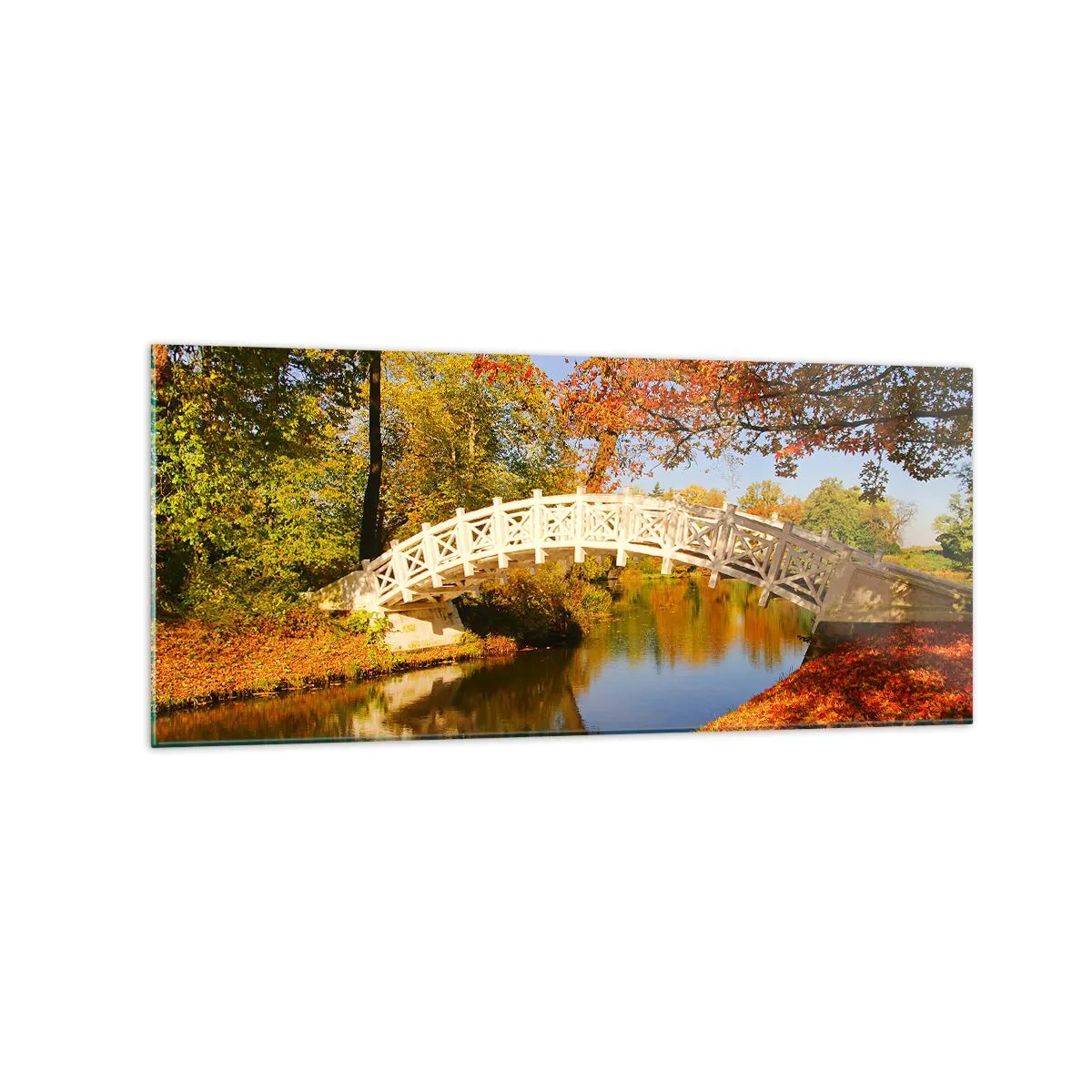 Cuadro sobre vidrio - Impresiones sobre Vidrio - Un puente en un parque rodeado de hojas otoñales sobre aguas tranquilas. - 120x50cm - En un puente blanco de suspiros - Decoración de pared moderna para salón y dormitorio ARTTOR