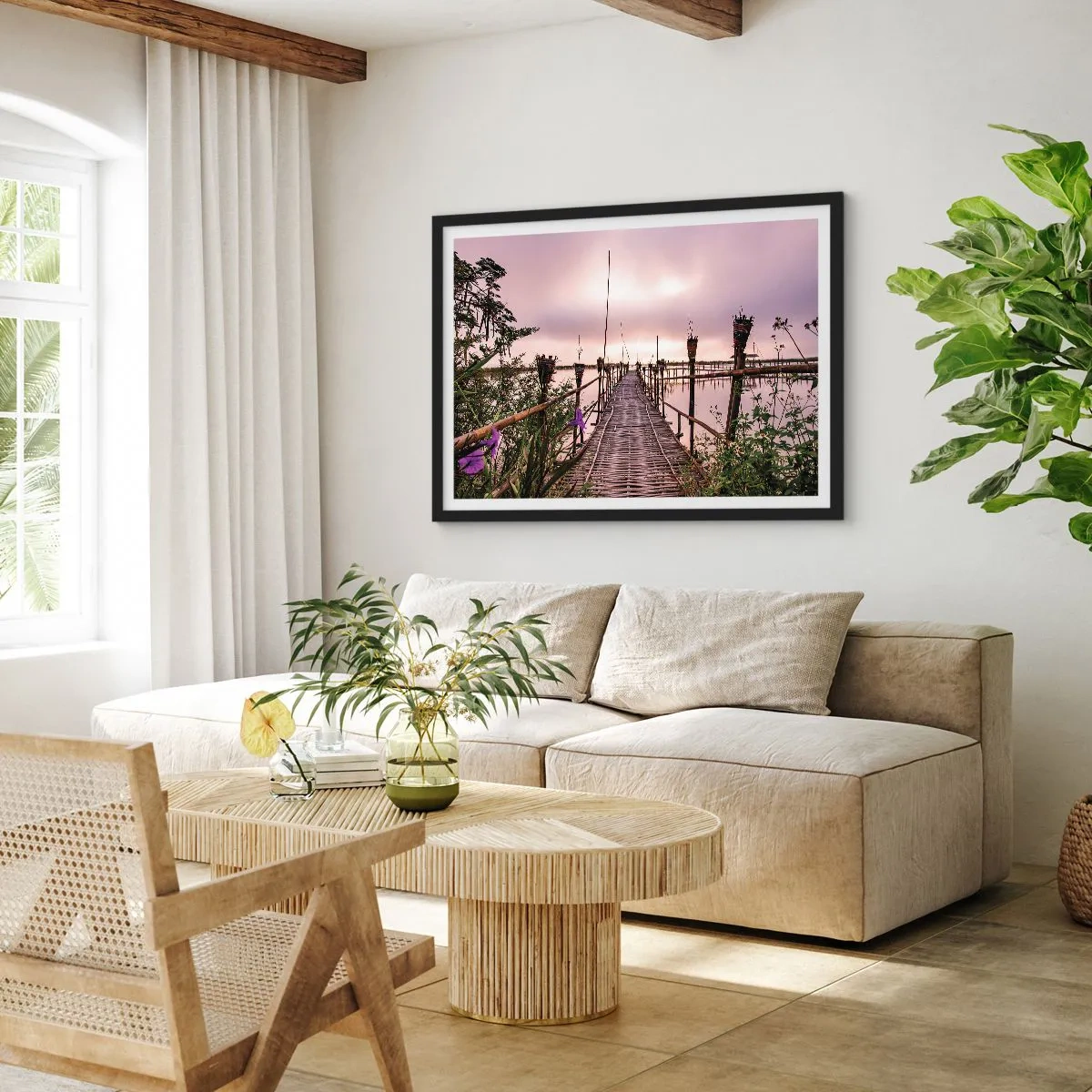 Póster en marco negro - Puente de bambú sobre el agua al amanecer - 100x70cm - La tranquilidad de Asia - Decoración de pared moderna para salón y dormitorio ARTTOR