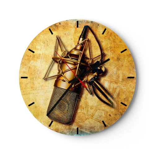 Reloj de pared - Reloj de vidrio - Un motivo de micrófono de estudio sobre un fondo dorado. - 30x30cm - Los años dorados de la radio - Decoración de pared moderna para salón, cocina y dormitorio ARTTOR
