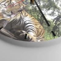 Esfera sin numeración, con rayas