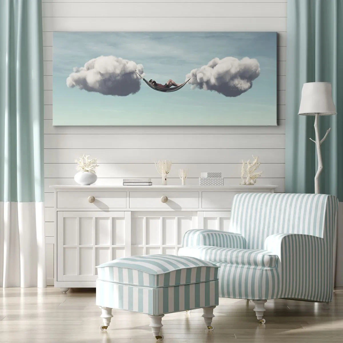 Cuadro sobre lienzo - Impresión de Imagen - Una persona relajándose en una hamaca suspendida en las nubes. - 140x50cm - La felicidad del momento - Decoración de pared moderna para salón y dormitorio ARTTOR