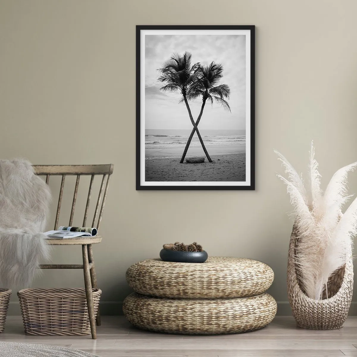 Póster en marco negro - Las eternas inquilinas de la playa - 30x40 cm