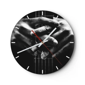 Reloj de pared - Reloj de vidrio - Primer plano de manos sosteniendo el mástil de una guitarra en blanco y negro - 30x30cm - La oración del artista - Decoración de pared moderna para salón, cocina y dormitorio ARTTOR