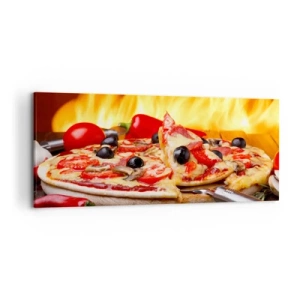 Cuadro sobre lienzo - Impresión de Imagen - Pizza con aceitunas, tomates y pimientos sobre un fondo de llamas - 120x50cm - Desde Italia con amor - Decoración de pared moderna para salón y dormitorio ARTTOR