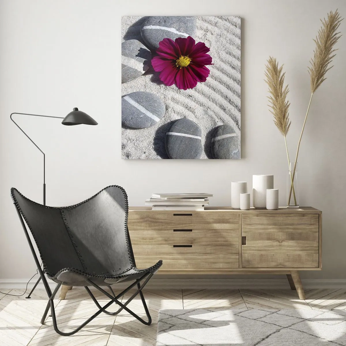 Cuadro sobre vidrio - Impresiones sobre Vidrio - Piedras y una flor rosa sobre la arena en estilo zen. - 80x120cm - Energía y paz del círculo mágico de la naturaleza - Decoración de pared moderna para salón y dormitorio ARTTOR