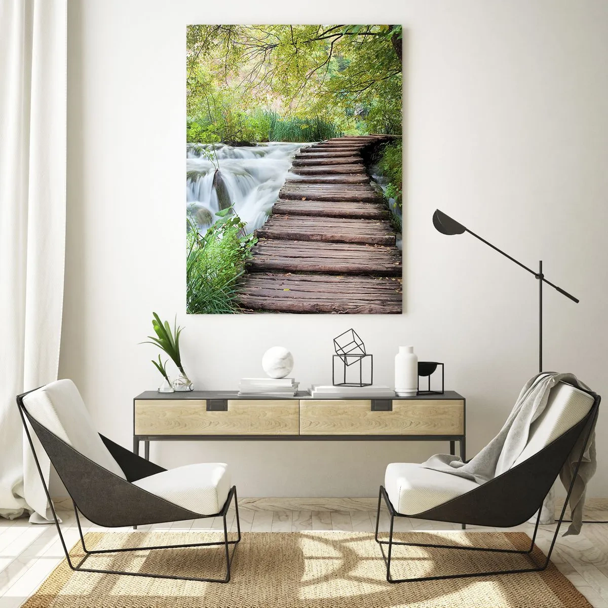 Cuadro sobre vidrio - Impresiones sobre Vidrio - Un puente de madera sobre una cascada rodeado de un exuberante bosque verde. - 70x100cm - No es agua silenciosa en absoluto - Decoración de pared moderna para salón y dormitorio ARTTOR