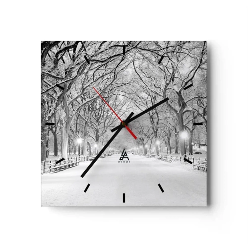 Reloj de pared - Reloj de vidrio - Un callejón invernal con árboles cubiertos de nieve en monocromo. - 30x30cm - Cuatro estaciones - invierno - Decoración de pared moderna para salón y dormitorio ARTTOR