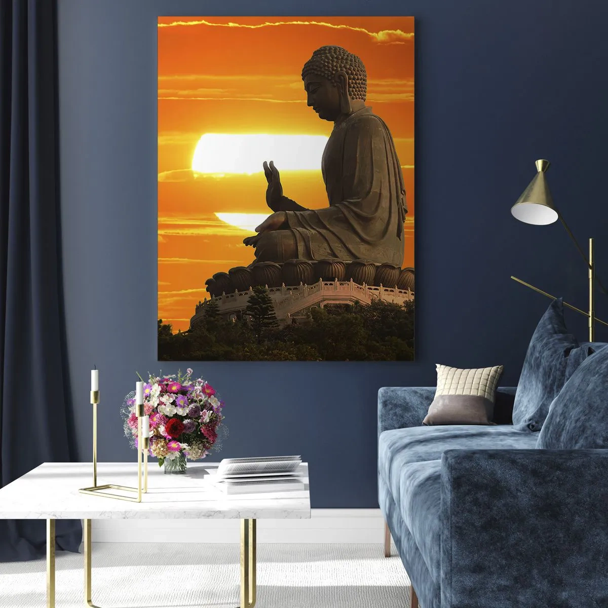 Cuadro sobre vidrio - Impresiones sobre Vidrio - Una estatua budista con el telón de fondo de una puesta de sol naranja. - 80x120cm - Sin miedo al mundo - Decoración de pared moderna para salón y dormitorio ARTTOR