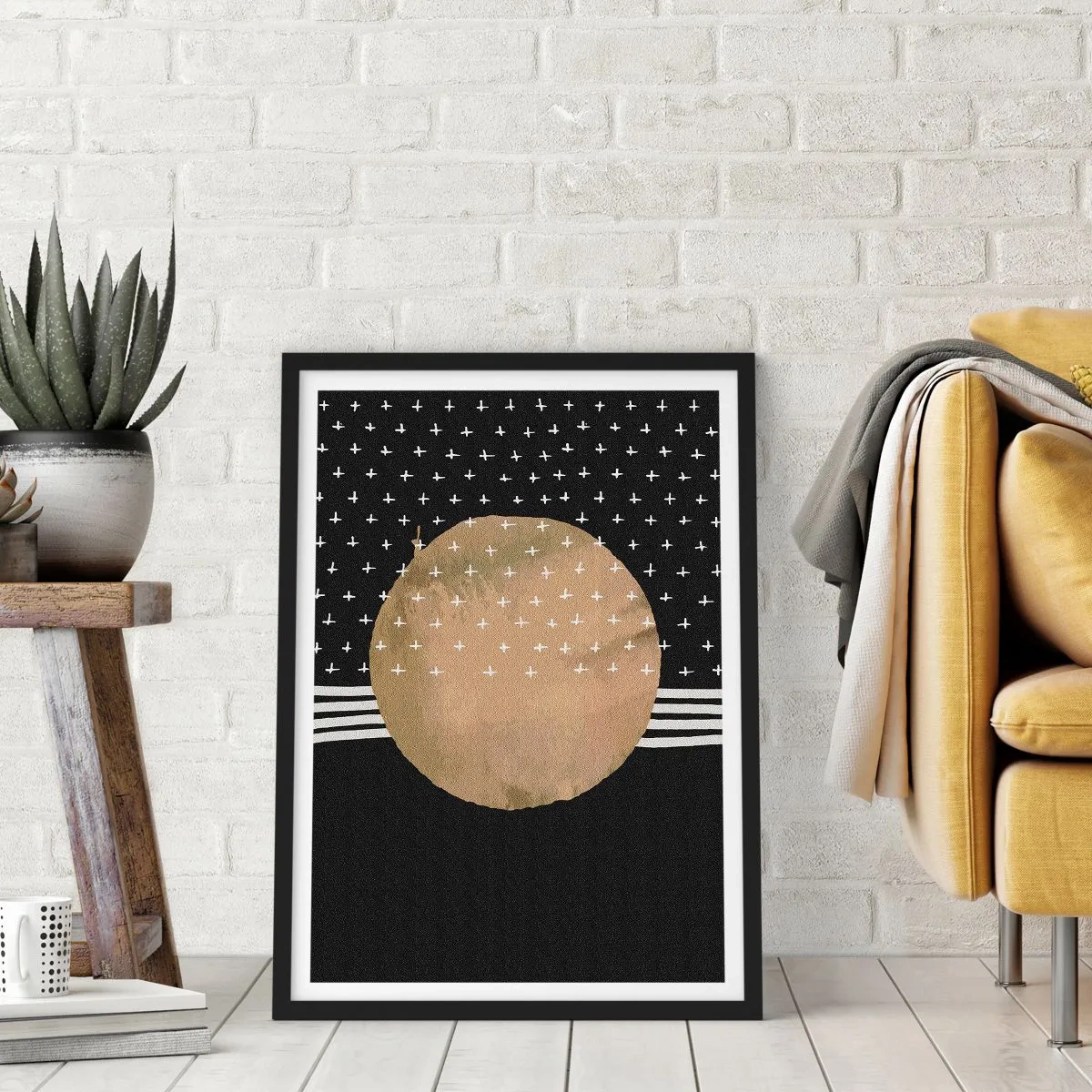 Póster en marco negro - Bola dorada abstracta sobre un fondo negro con patrones - 50x70cm - Composición: bandera de la galaxia - Decoración de pared moderna para salón y dormitorio ARTTOR