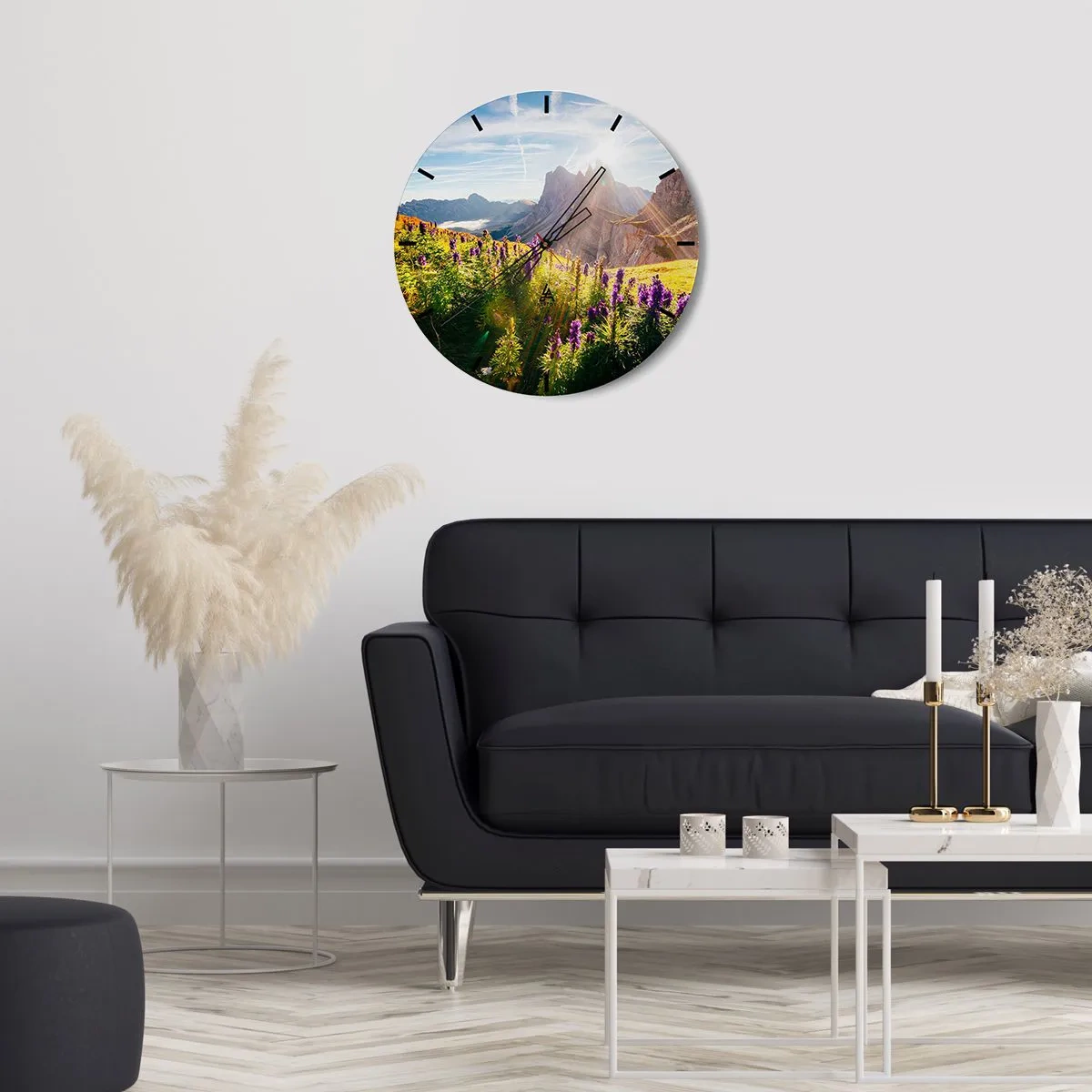 Reloj de pared - Reloj de vidrio - Un campo de flores en un paisaje montañoso iluminado por el sol. - 30x30cm - La vida secreta de las hierbas - Decoración de pared moderna para salón, cocina y dormitorio ARTTOR
