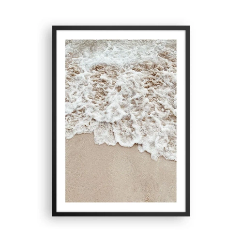 Póster en marco negro - Suaves olas rompiendo en la arena de la playa. - 50x70cm - Enseguida volvemos - Decoración de pared moderna para salón y dormitorio ARTTOR