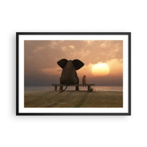 Póster en marco negro - Un elefante y un perro están sentados en un banco en la playa durante el atardecer. - 70x50cm - Es bueno estar en silencio juntos - Decoración de pared moderna para salón y dormitorio ARTTOR