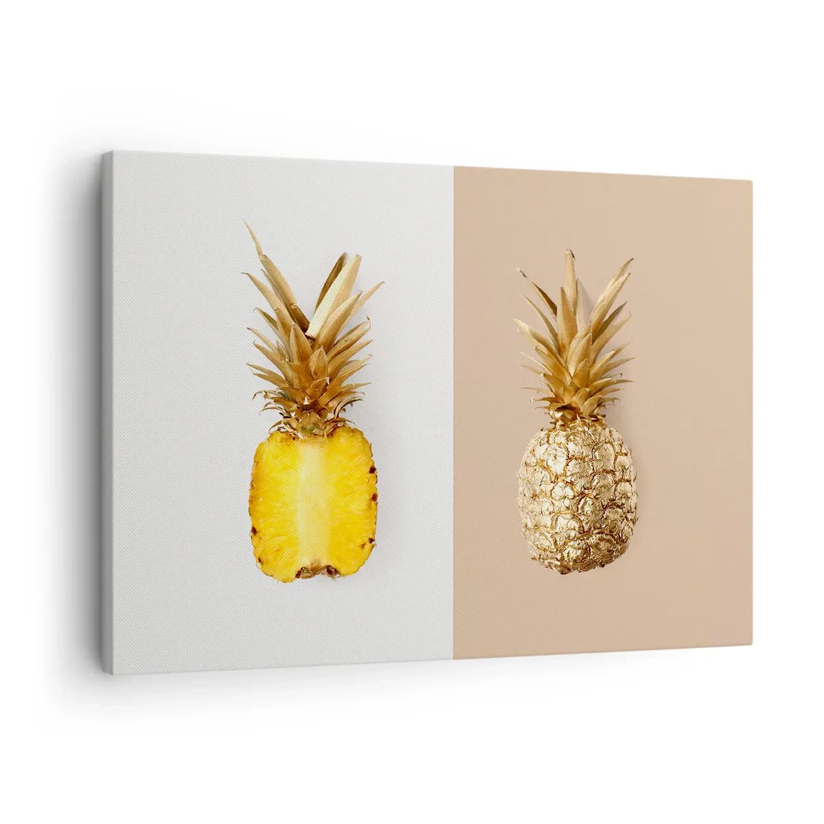 Cuadro sobre lienzo - Impresión de Imagen - Media piña fresca y dorada sobre un fondo contrastante. - 70x50cm - Piña y media - Decoración de pared moderna para salón y dormitorio ARTTOR