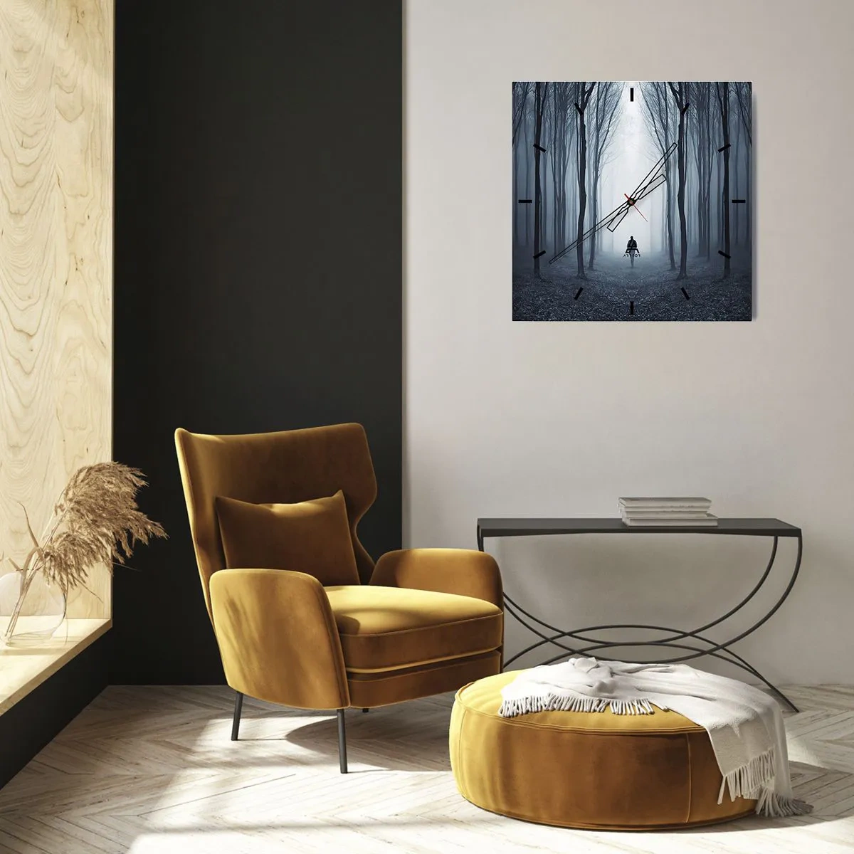 Reloj de pared - Reloj de vidrio - Una figura caminando entre los árboles en un bosque brumoso. - 30x30cm - Alto y claro - Decoración de pared moderna para salón y dormitorio ARTTOR