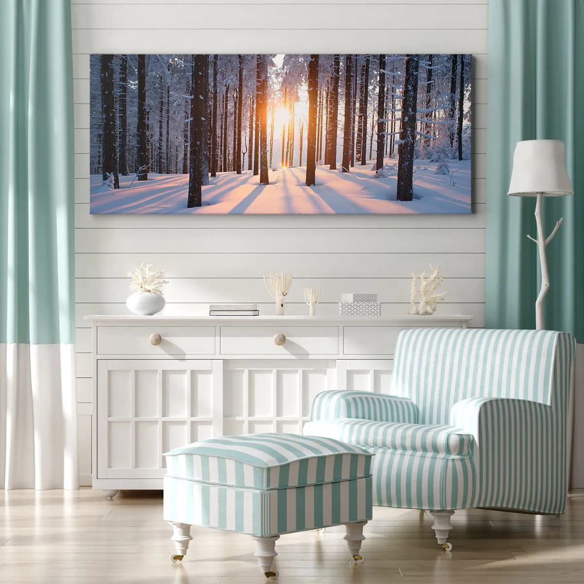 Cuadro sobre lienzo - Impresión de Imagen - Bosque invernal iluminado por los rayos del sol. - 140x50cm - Claramente en blanco y negro - Decoración de pared moderna para salón y dormitorio ARTTOR