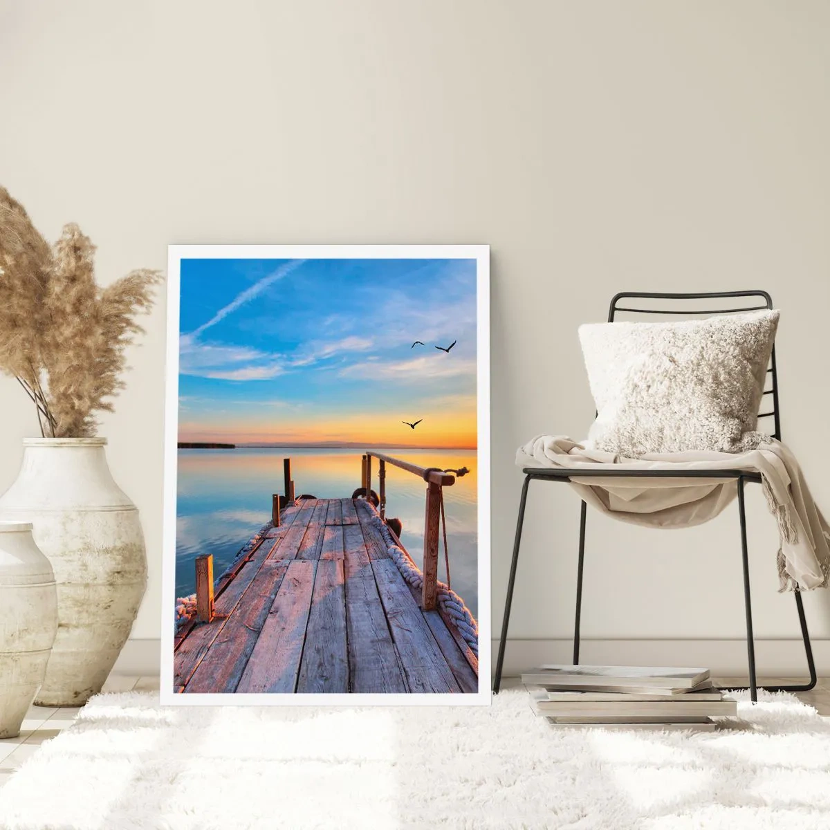 Póster - Un muelle al atardecer sobre un lago tranquilo - 50x70cm - Caminando hacia el sol - Decoración de pared moderna para salón y dormitorio ARTTOR