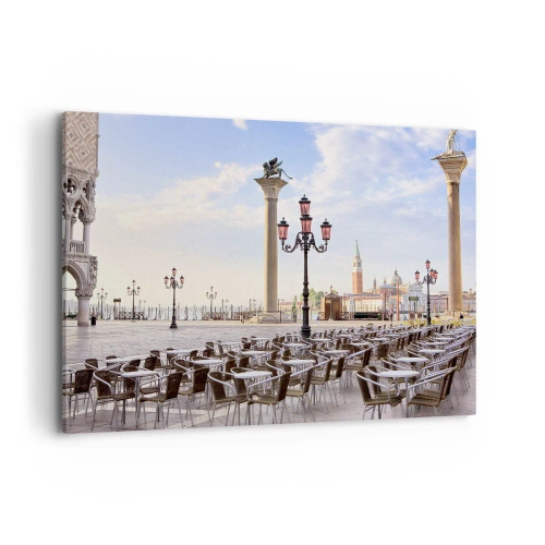 Cuadro sobre lienzo - Impresión de Imagen - Venecia, vista de la plaza con columnas y mesas de café. - 120x80cm - Vamos, todo está listo - Decoración de pared moderna para salón y dormitorio ARTTOR