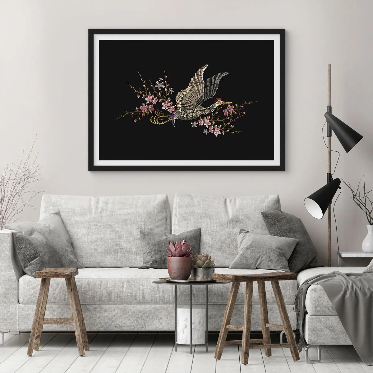 Póster en marco negro - Un pájaro en vuelo con flores sobre un fondo negro. - 100x70cm - Ave florida - Decoración de pared moderna para salón y dormitorio ARTTOR