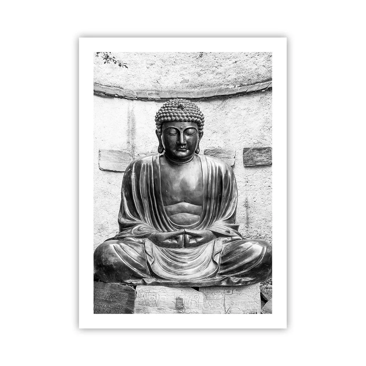 Póster - Una escultura de Buda en posición meditativa en tonos monocromáticos. - 50x70cm - En la fuente de la paz - Decoración de pared moderna para salón y dormitorio ARTTOR