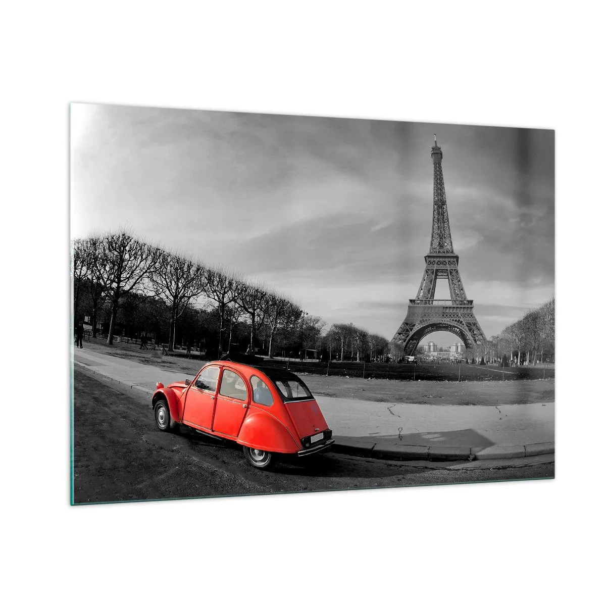 Cuadro sobre vidrio - Impresiones sobre Vidrio - Un coche rojo con la Torre Eiffel al fondo en un entorno en blanco y negro. - 100x70cm - Más parisino que el propio París - Decoración de pared moderna para salón y dormitorio ARTTOR