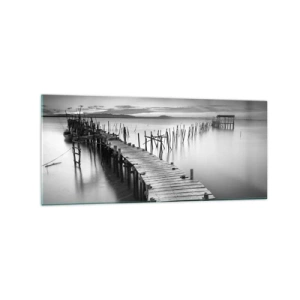 Cuadro sobre vidrio - Impresiones sobre Vidrio - Un embarcadero de madera en un lago tranquilo en tonos grises. - 120x50cm - La calma de una orilla olvidada - Decoración de pared moderna para salón y dormitorio ARTTOR