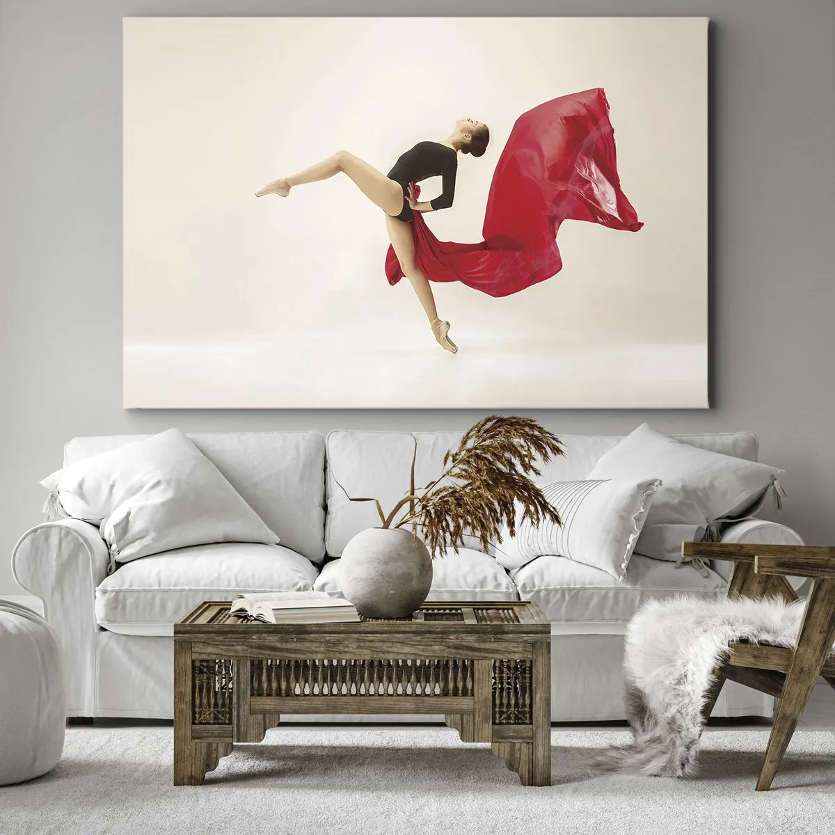 Cuadro sobre lienzo - Impresión de Imagen - Una bailarina dinámica con un traje negro y tela roja en movimiento. - 70x50cm - Rojo y negro - Decoración de pared moderna para salón y dormitorio ARTTOR